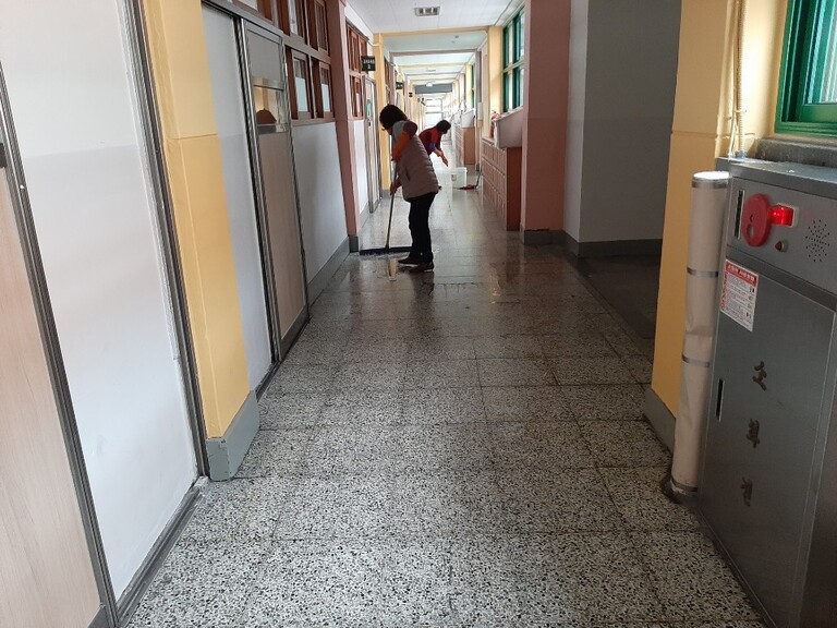은평초등학교 내부 대청소